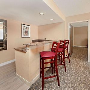 Presidential King Suite Non-Smoking
